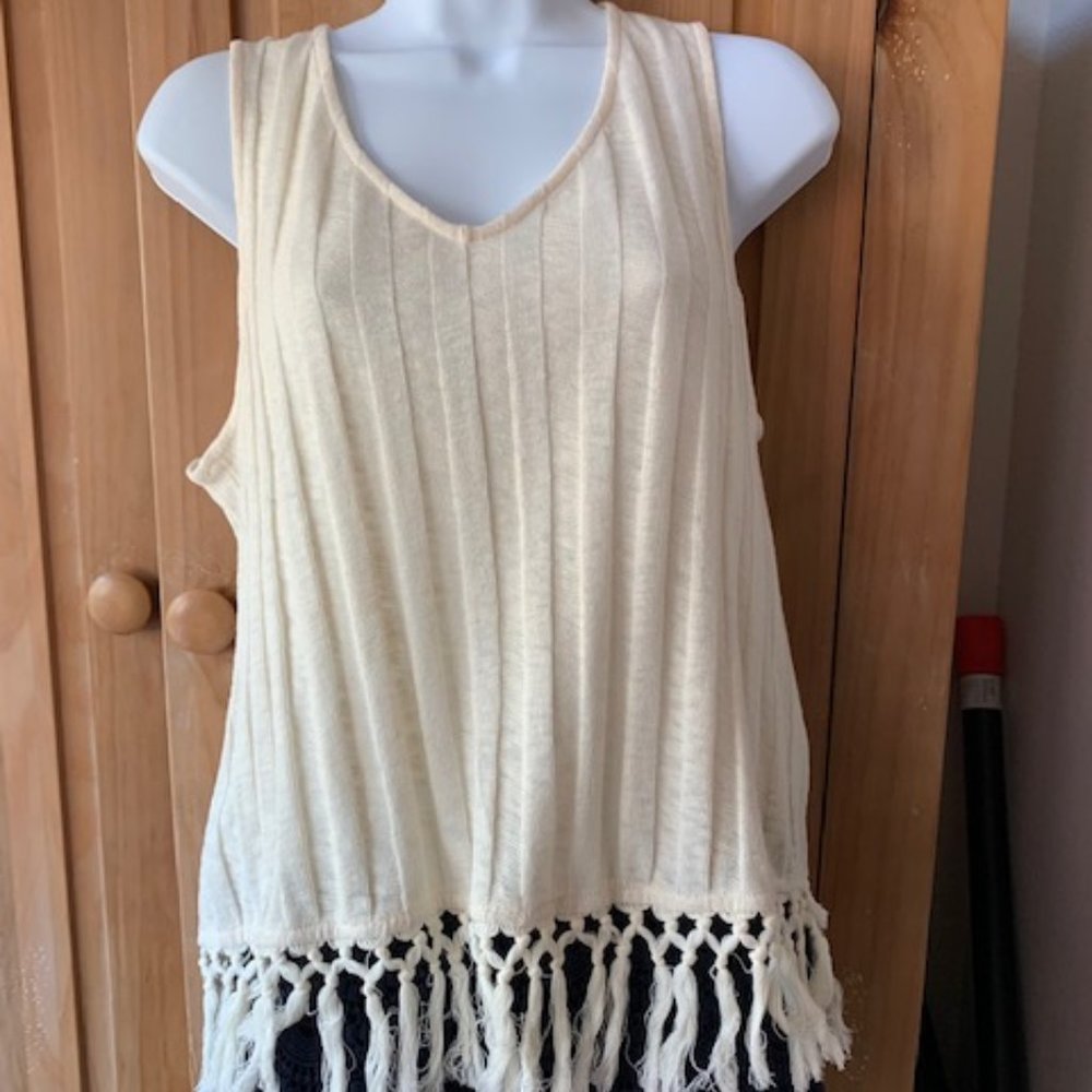 NWT - Anthropologie  sleeveless Top with fringe - Size Med